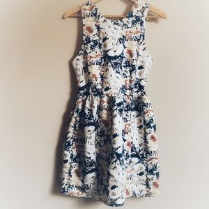 NWOT Pim + Larkin Cross-Back Floral Dress